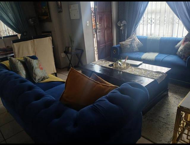 2 BEDROOM HOUSE FOR SALE IN KARENPARK